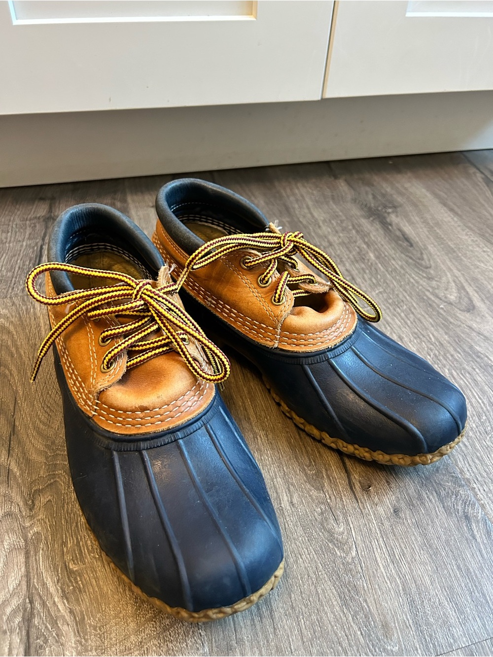 L.L. Bean Low Gumshoe Leather Beanboots Mens size 8 Women’s size 10